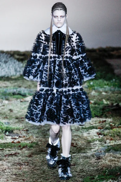 Look 8